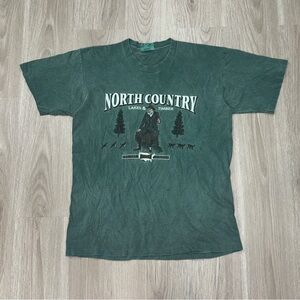 Vintage Signet Sportswear "North Country" Graphic T-Shirt — Men's L